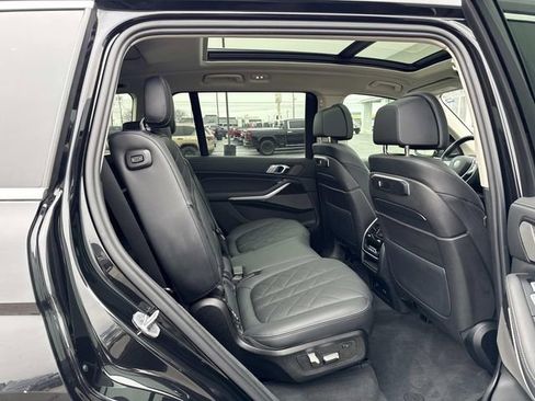 Used 2023 BMW X7 xDrive40i w/ Premium Package image 16