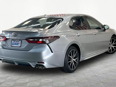 Used 2022 Toyota Camry SE FWD image 7