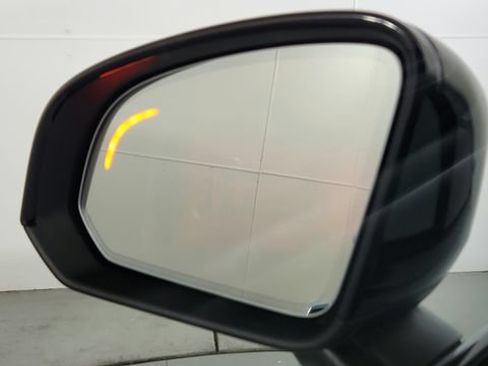 Certified 2026 Volvo XC40 B5 Plus w/ Protection Package Premier AWD/4WD image 31