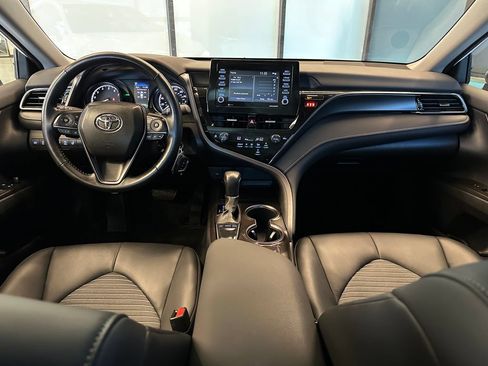 Used 2024 Toyota Camry SE w/ Cold Weather Package FWD image 9