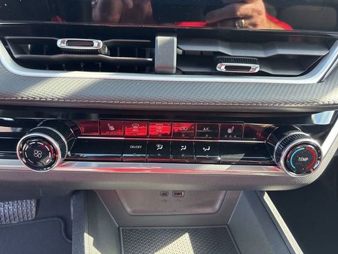 New 2026 Chevrolet Equinox LT image 23