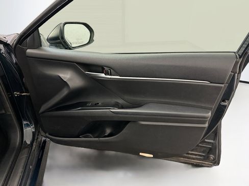 Used 2019 Toyota Camry LE image 33