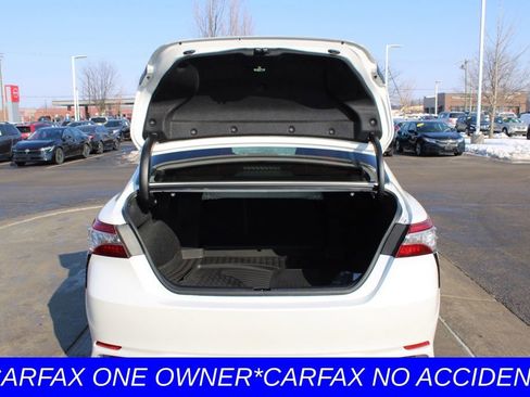 Used 2020 Toyota Camry XSE image 9