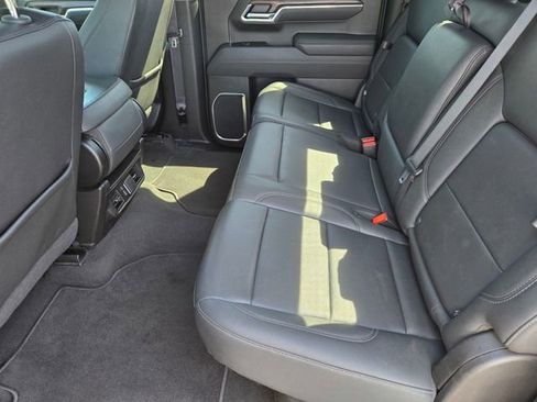 Used 2025 GMC Sierra 1500 SLT AWD/4WD image 11