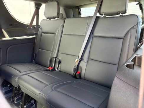 Used 2025 GMC Yukon XL Denali AWD/4WD image 14