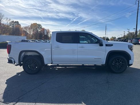 New 2026 GMC Sierra 1500 Elevation image 7