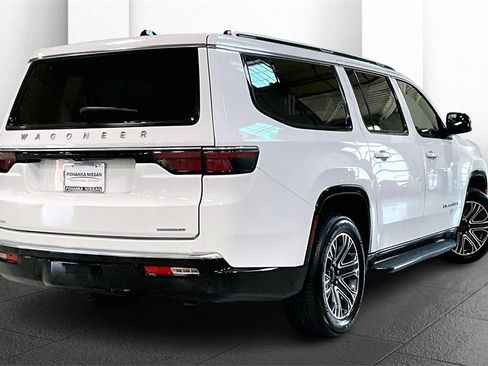 Used 2024 Jeep Wagoneer L Series II w/ Flexible Seating Group image 13