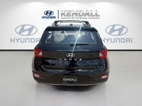 Used 2024 Hyundai Venue SEL FWD image 23