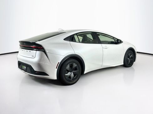 Used 2024 Toyota Prius LE FWD image 9
