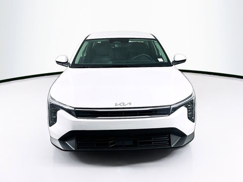 Used 2025 Kia K4 LXS image 2