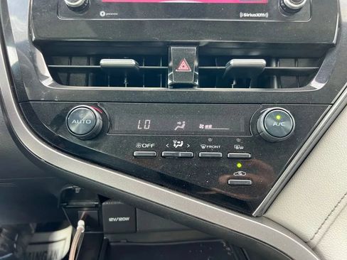 Used 2021 Toyota Camry SE w/ Convenience Package FWD image 42