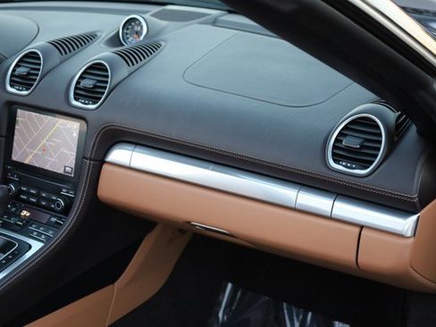 Used 2018 Porsche 718 Boxster S image 44