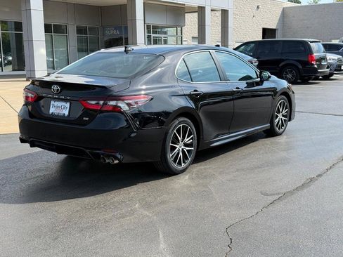 Certified 2023 Toyota Camry SE image 3