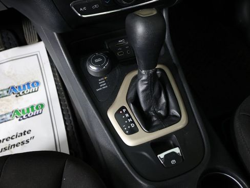 Used 2016 Jeep Cherokee 75th Anniversary image 38