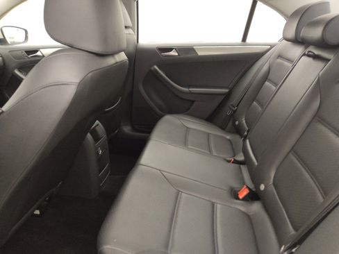 Used 2015 Volkswagen Jetta SE FWD image 18