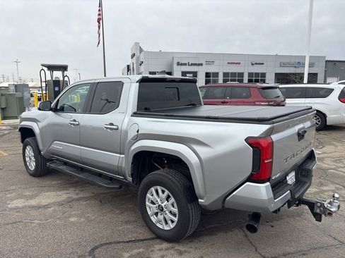Used 2025 Toyota Tacoma SR5 image 5
