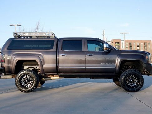 Used 2015 GMC Sierra 2500 Denali w/ Duramax Plus Package AWD/4WD image 15