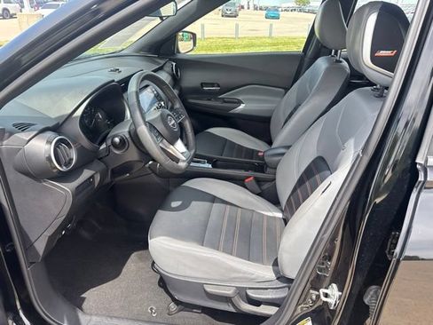 Used 2023 Nissan Kicks SR w/ SR Premium Package FWD image 16