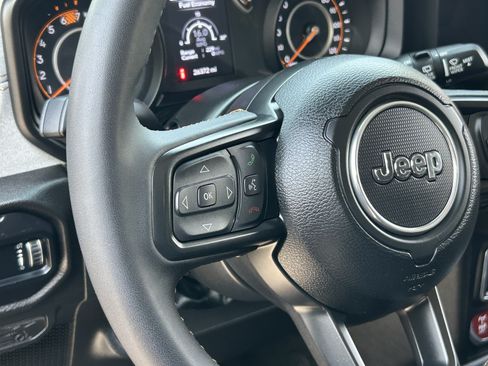Used 2024 Jeep Wrangler Unlimited Sport AWD/4WD image 28