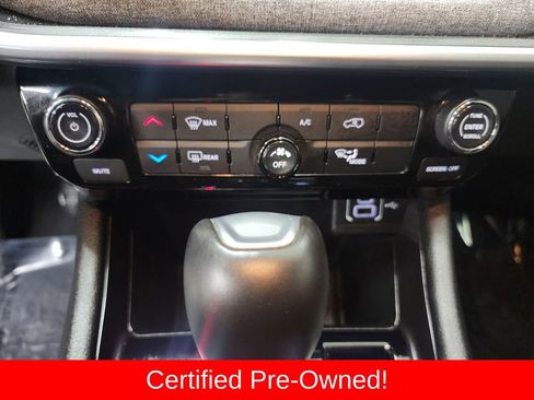 Used 2024 Jeep Compass Latitude image 19