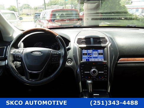 Used 2019 Ford Explorer Platinum image 15