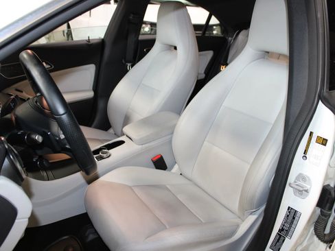 Used 2014 Mercedes-Benz CLA 250 image 22
