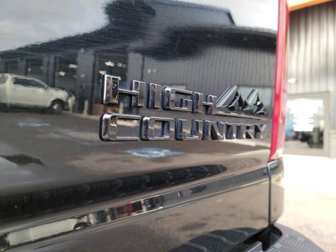 Used 2022 Chevrolet Silverado 2500 High Country image 18