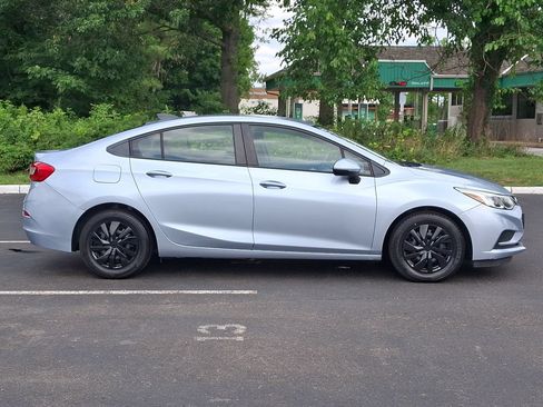 Certified 2017 Chevrolet Cruze LS FWD image 23
