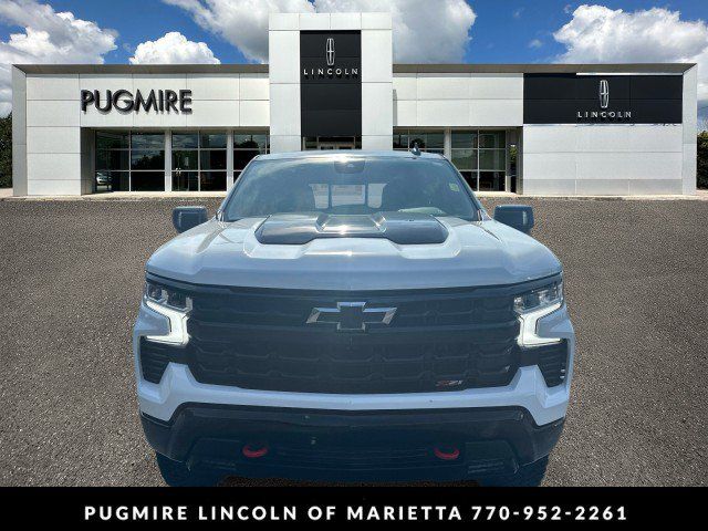 Used 2023 Chevrolet Silverado 1500 LT Trail Boss w/ Convenience Package II AWD/4WD image 2