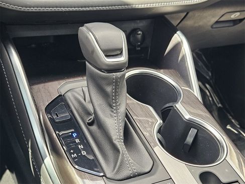 Used 2022 Toyota Highlander Platinum image 19