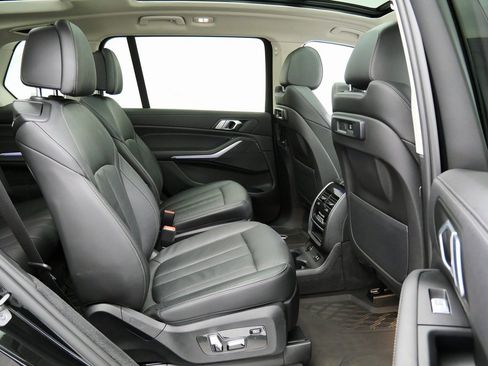 Used 2022 BMW X7 xDrive40i w/ Cold Weather Package image 20