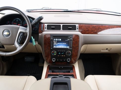 Used 2014 Chevrolet Tahoe LTZ image 23