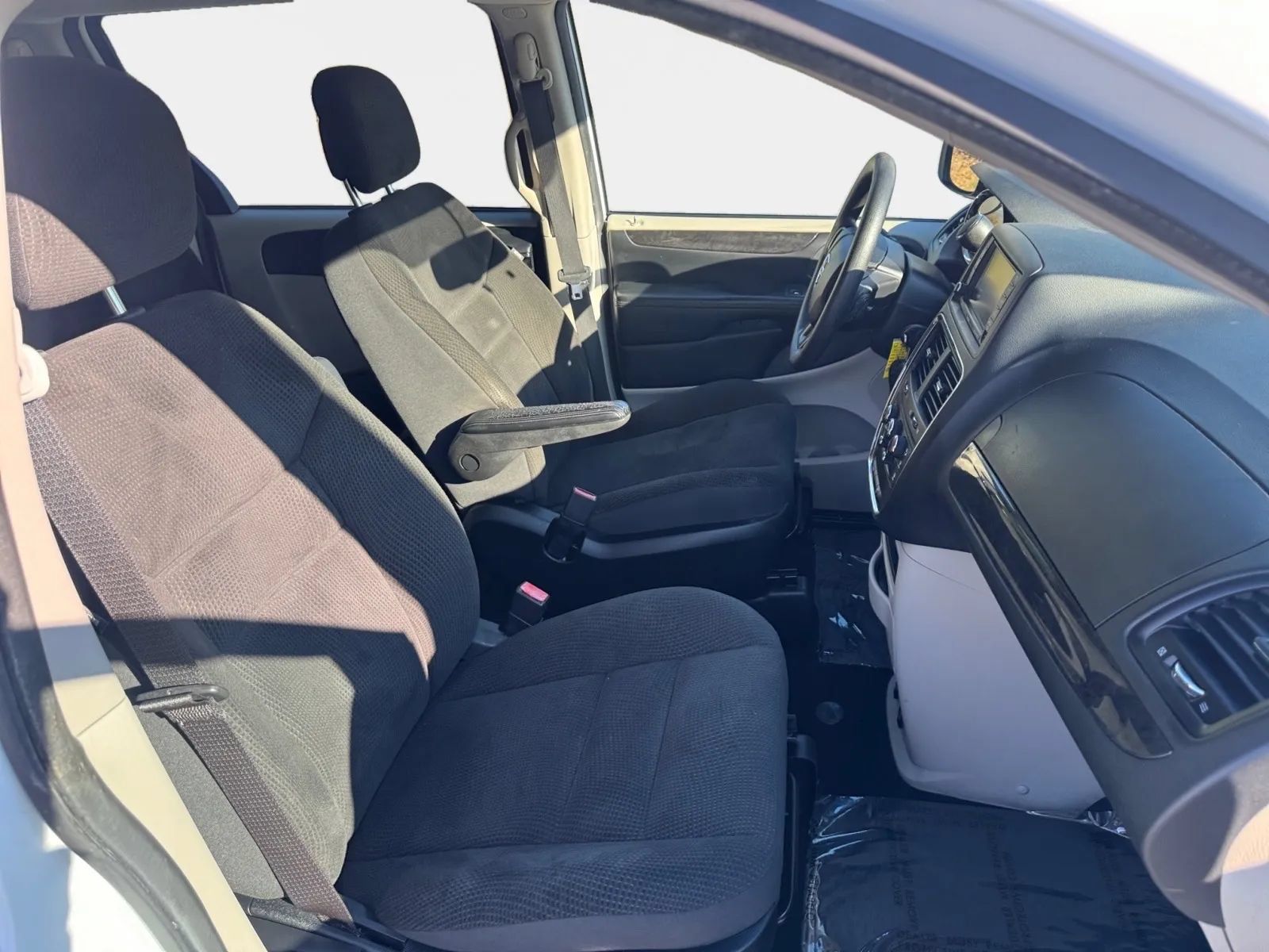 Used 2018 Dodge Grand Caravan SE w/ UConnect Hands-Free Group FWD image 10