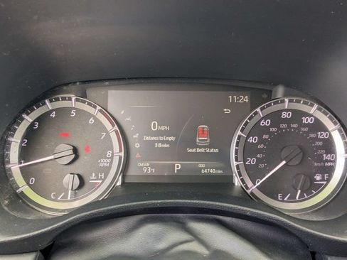 Used 2023 Toyota Highlander XLE FWD image 27