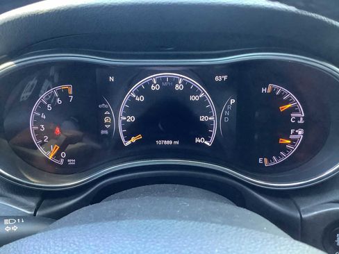 Used 2018 Jeep Grand Cherokee Laredo AWD/4WD image 20