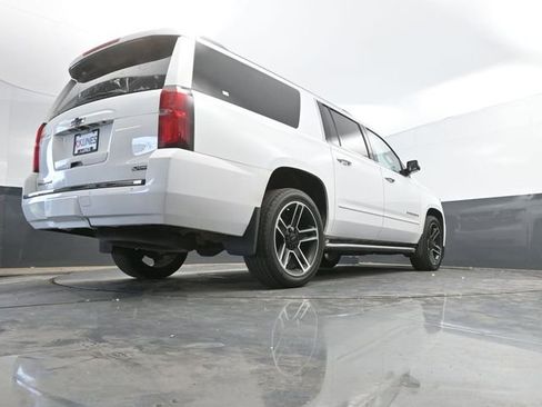 Used 2018 Chevrolet Suburban Premier AWD/4WD image 53