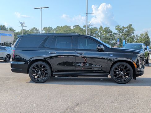 Certified 2025 Cadillac Escalade Sport Platinum w/ LPO, ONYX Package AWD/4WD image 7