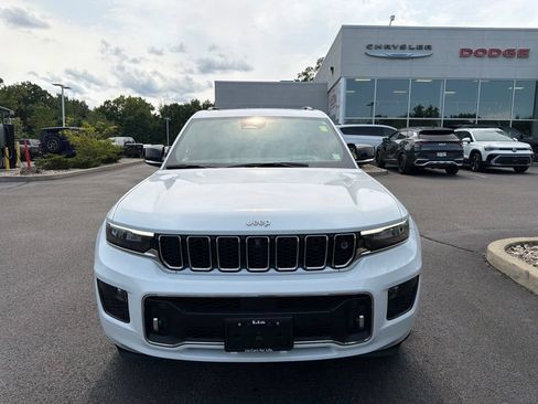 Used 2024 Jeep Grand Cherokee L Overland w/ Advanced Protech Group III AWD/4WD image 9