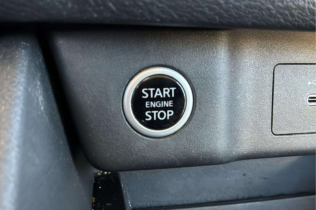 Used 2021 Nissan Rogue S FWD image 17