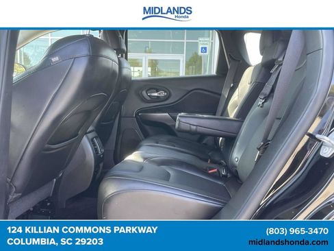 Used 2019 Jeep Cherokee Limited FWD image 10
