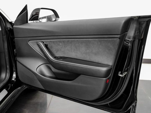 Used 2019 Tesla Model 3 Standard Range Plus image 41