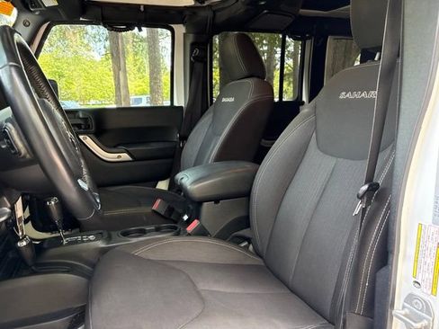 Used 2018 Jeep Wrangler Unlimited Sahara AWD/4WD image 10