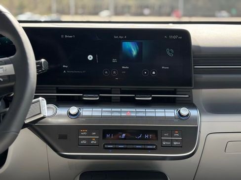 Used 2025 Hyundai Kona Limited image 33