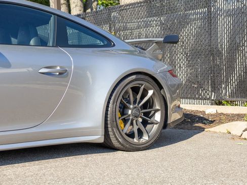 Used 2018 Porsche 911 GT3 RWD image 41