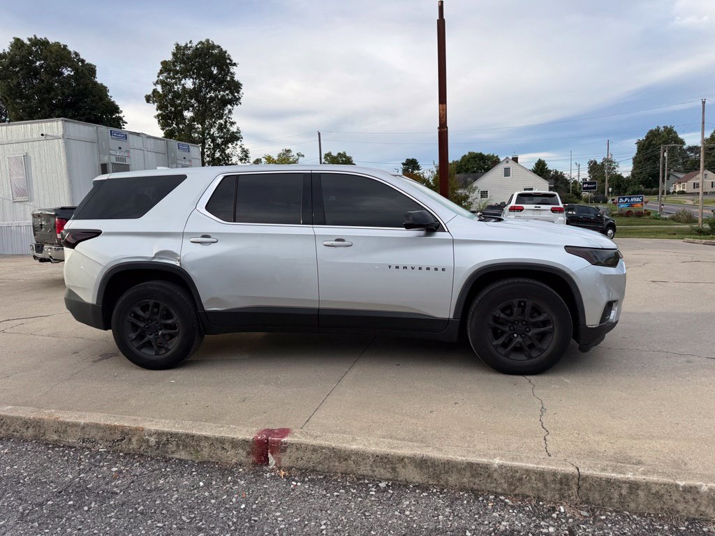 Used 2018 Chevrolet Traverse LS FWD image 5