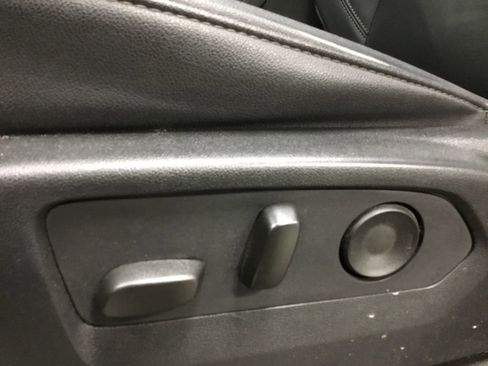 Used 2025 Chevrolet Tahoe Z71 w/ Comfort Package image 11