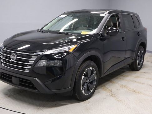 Certified 2025 Nissan Rogue SV image 6