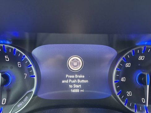 Used 2024 Chrysler Pacifica Touring-L w/ Uconnect Theater Family Group image 11