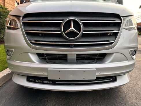 Used 2019 Mercedes-Benz Sprinter 2500 image 14