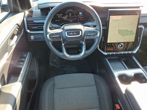 Used 2025 GMC Acadia Elevation image 11